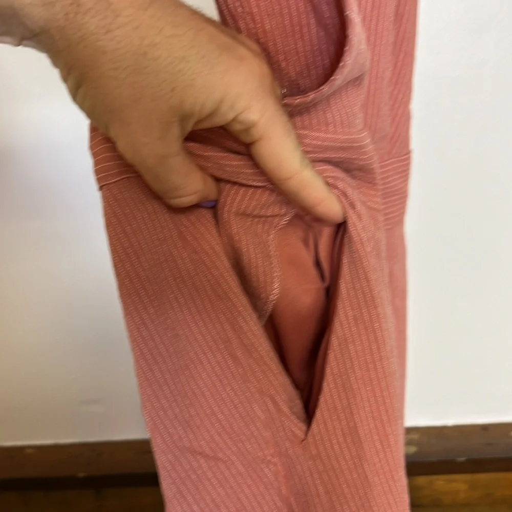 NWT One Clothing Salmon Colored‎ Criss Cross Back Cropped Jumpsuit- M - Picture 6 of 7